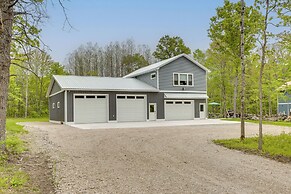 Higgins Lake Barndominium w/ Boat Parking!