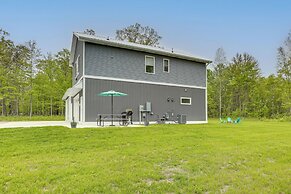 Higgins Lake Barndominium w/ Boat Parking!