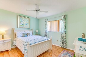 Spring Hill Home: Private Pool, 9 Mi to Beach!