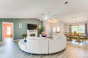 Spring Hill Home: Private Pool, 9 Mi to Beach!