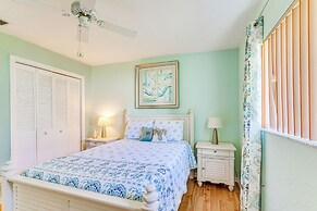 Spring Hill Home: Private Pool, 9 Mi to Beach!