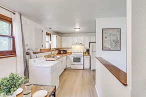 Quiet Rapid City Getaway - Near Dinosaur Park!