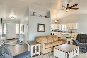 3 Mi to Lake: Home w/ Hot Tub in Show Low