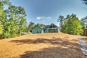 Lakefront Mccormick Retreat w/ Patio & Pool Access