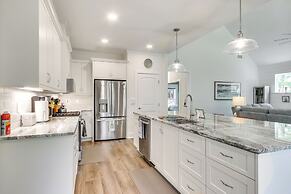 Lakefront Mccormick Retreat w/ Patio & Pool Access