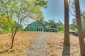 Lakefront Mccormick Retreat w/ Patio & Pool Access