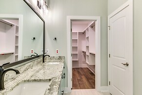 Lakefront Mccormick Retreat w/ Patio & Pool Access