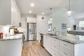 Lakefront Mccormick Retreat w/ Patio & Pool Access