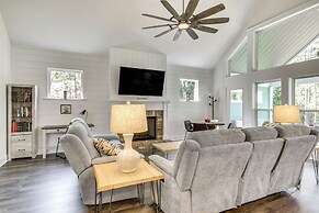 Lakefront Mccormick Retreat w/ Patio & Pool Access