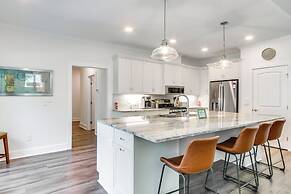 Lakefront Mccormick Retreat w/ Patio & Pool Access