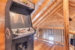 Hike & Fish! Cabin Near Hocking Hills State Park