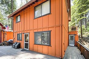 Long Barn Cabin w/ 2 Decks Near Skiing!