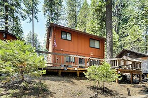 Long Barn Cabin w/ 2 Decks Near Skiing!