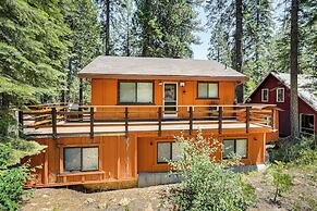 Long Barn Cabin w/ 2 Decks Near Skiing!