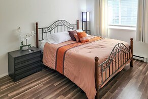 5 Mi to Downtown Harrisburg - Family Home!