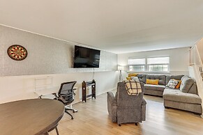 5 Mi to Downtown Harrisburg - Family Home!