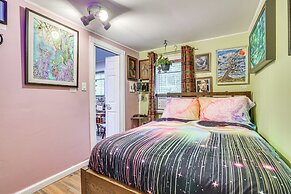 Artsy Cottage in Scotrun w/ Studio Space & Hot Tub