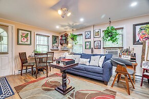 Artsy Cottage in Scotrun w/ Studio Space & Hot Tub