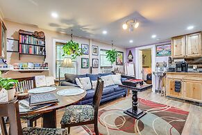 Artsy Cottage in Scotrun w/ Studio Space & Hot Tub