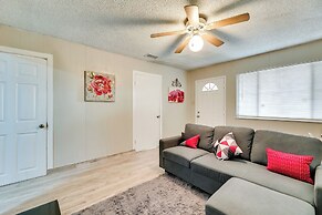 Single-story Brownsville Home ~ 2 Mi to Airport!