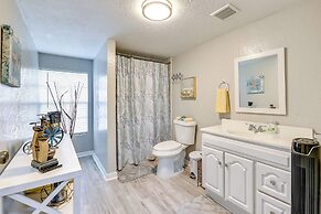 Single-story Brownsville Home ~ 2 Mi to Airport!