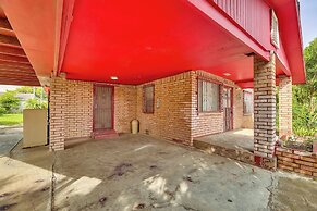 Single-story Brownsville Home ~ 2 Mi to Airport!