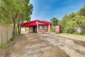 Single-story Brownsville Home ~ 2 Mi to Airport!
