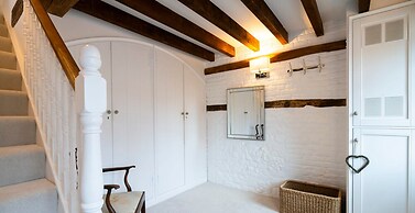 Stable Annex Bisham - Vibrant 1 Bed With Parking