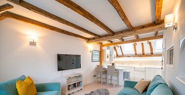 Stable Annex Bisham - Vibrant 1 Bed With Parking