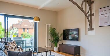 Victoria View - Brand New 2 Bedroom - Parking