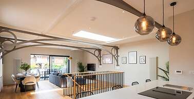 Victoria View - Brand New 2 Bedroom - Parking