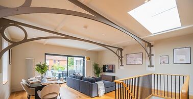 Victoria View - Brand New 2 Bedroom - Parking