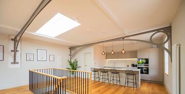 Victoria View - Brand New 2 Bedroom - Parking