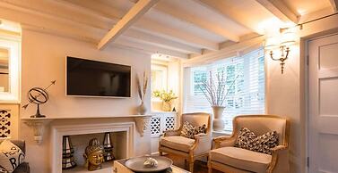 Wargrave Cottage - 2 Bedrooms Private Garden