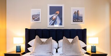 The Elizabeth Suite - Brand New 3 Bedroom Mews