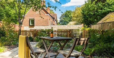 The Writers Retreat - 5 Beds Parking Much More