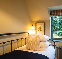 The Writers Retreat - 5 Beds Parking Much More