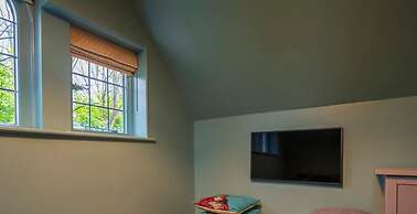 The Writers Retreat - 5 Beds Parking Much More