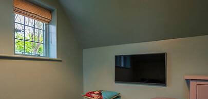 The Writers Retreat - 5 Beds Parking Much More