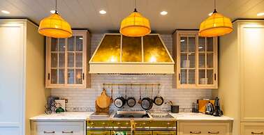 The Writers Retreat - 5 Beds Parking Much More