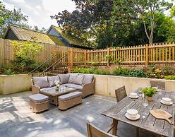 The Writers Retreat - 5 Beds Parking Much More