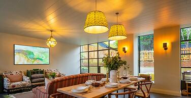 The Writers Retreat - 5 Beds Parking Much More