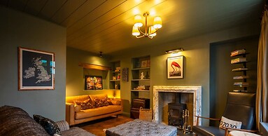 The Writers Retreat - 5 Beds Parking Much More