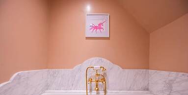 The Writers Retreat - 5 Beds Parking Much More