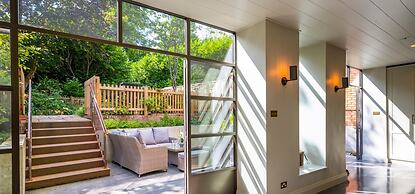 The Writers Retreat - 5 Beds Parking Much More