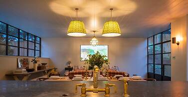 The Writers Retreat - 5 Beds Parking Much More