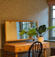 The Writers Retreat - 5 Beds Parking Much More