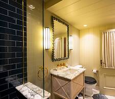 The Writers Retreat - 5 Beds Parking Much More