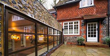 The Writers Retreat - 5 Beds Parking Much More