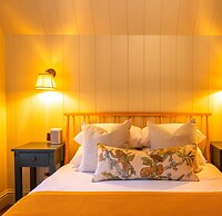 The Writers Retreat - 5 Beds Parking Much More